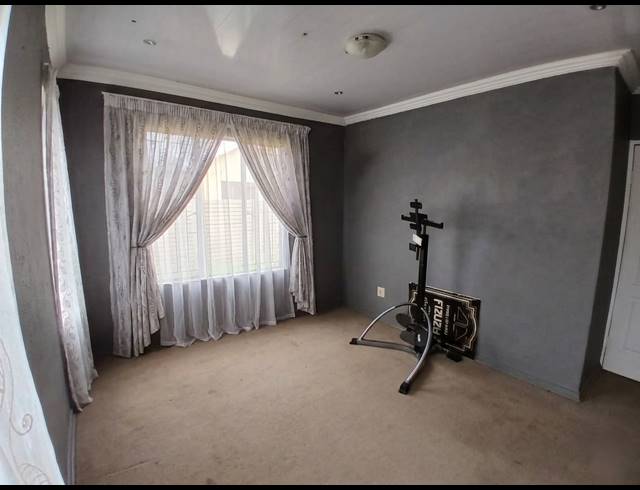3 BEDROOM HOUSE FOR SALE IN SEBOKENG ZONE 17